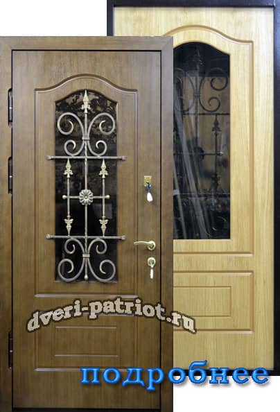 металлические двери с окном и ковкой